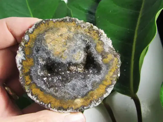 0.198 KILO BRAZIL CRYSTAL GEODES MS 1875