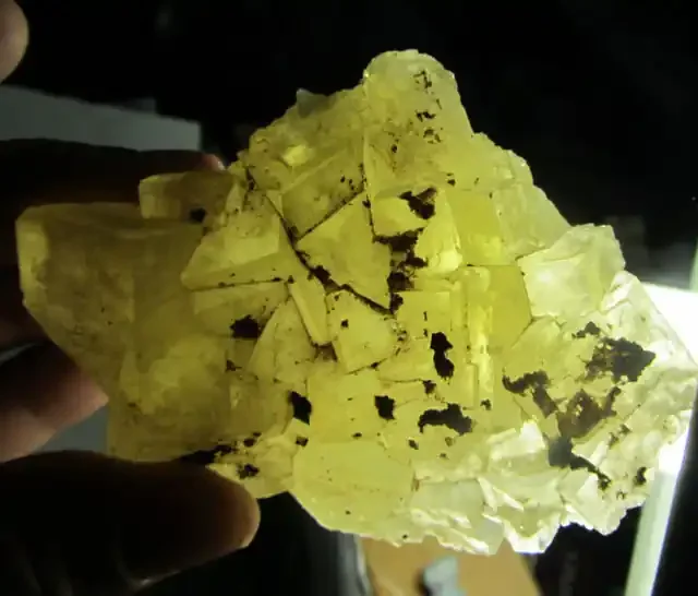 0.230 KILO NATURAL FLUORITE SPECIMEN MS 1987