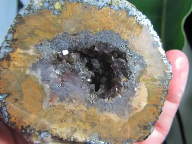 0.293 KILO BRAZIL CRYSTAL GEODES MS 1876
