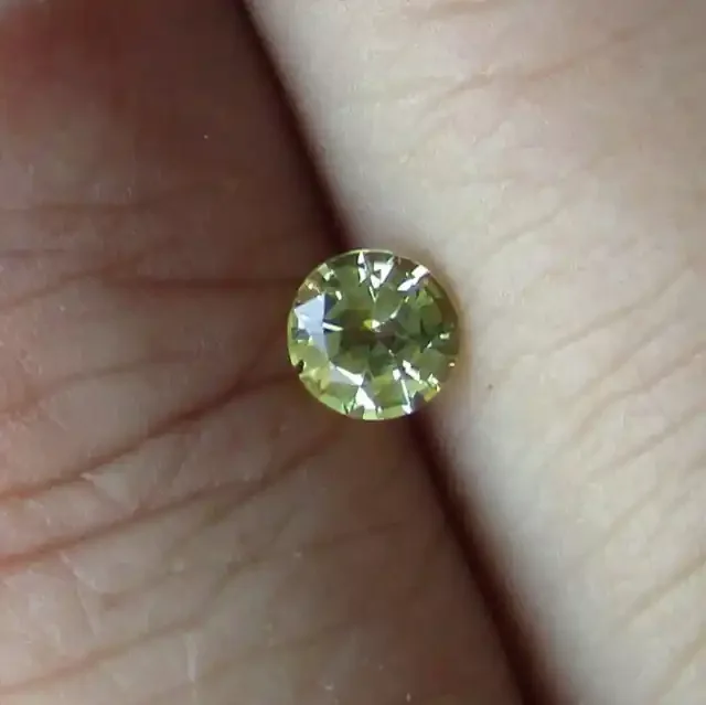 0.43cts Natural Australian Yellow Sapphire Round Cut