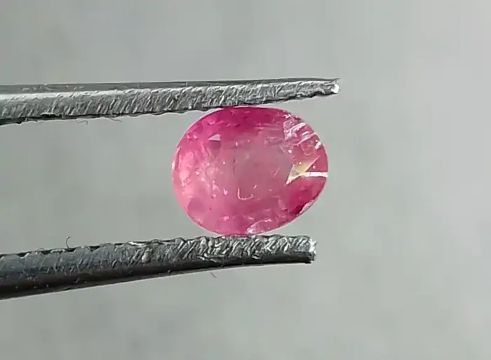 0.63cts Natural Ruby , Untreated Gemstone
