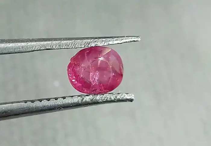 0.76cts Natural Burmese Ruby , Untreated Gemstone