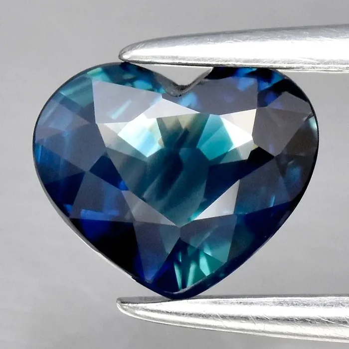 1.03 ct VVS Natural Earth Mined Blue-Green Sapphire Unheated Madagascar