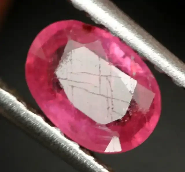 1.05 CTS BRIGHT AFRICAN RUBY – TOP GRADE STONE (RUB57)