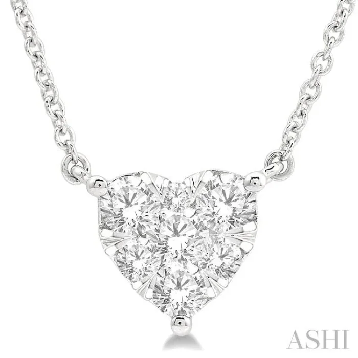 1/2 Ctw Lovebright Diamond Heart Pendant With Chain in 14K White Gold