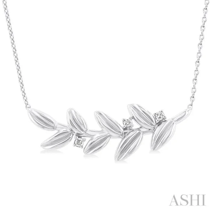 1/20 Ctw Olive Leaf Round Cut Diamond Pendant With Chain in Sterling Silver