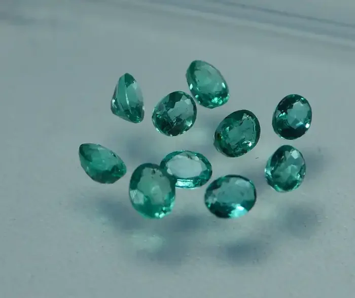 1.220CRT PARCEL 10 PCS EMERALD ZAMBIA –
