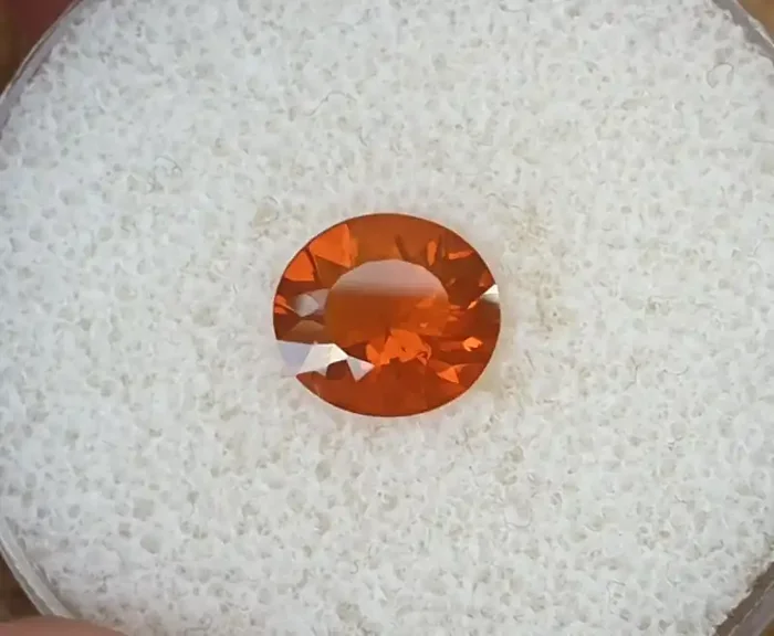 1,28ct Lava orange Mexican Fire Opal – Designer cut!