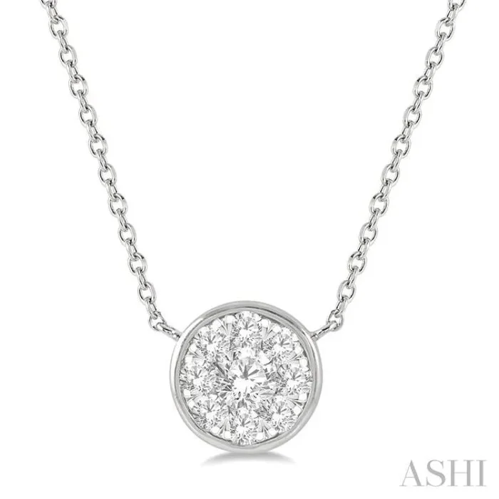 1/3 Ctw Round Shape Lovebright Diamond Pendant With Chain in 14K White Gold