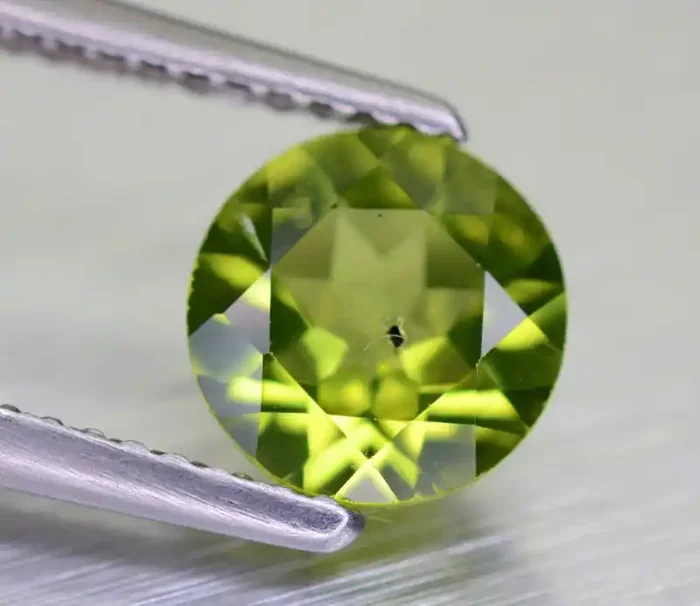 1.30 Cts Brilliant Natural Peridot,Burma