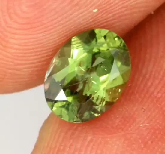 1.31 CTS NATURAL APATTIE – YELLOW GREEN BRILLIANCE [SB644]