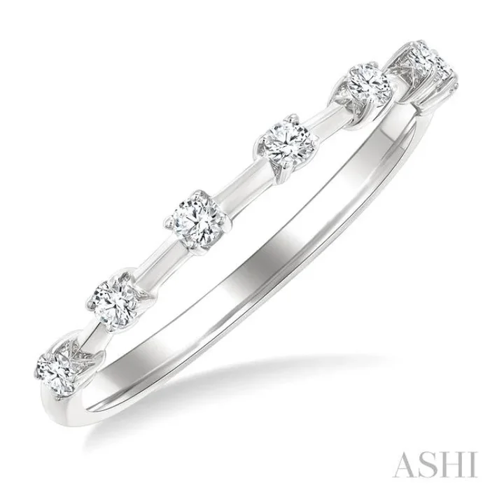 1/5 Ctw Round Cut Diamond Fashion Band in 10K White Gold