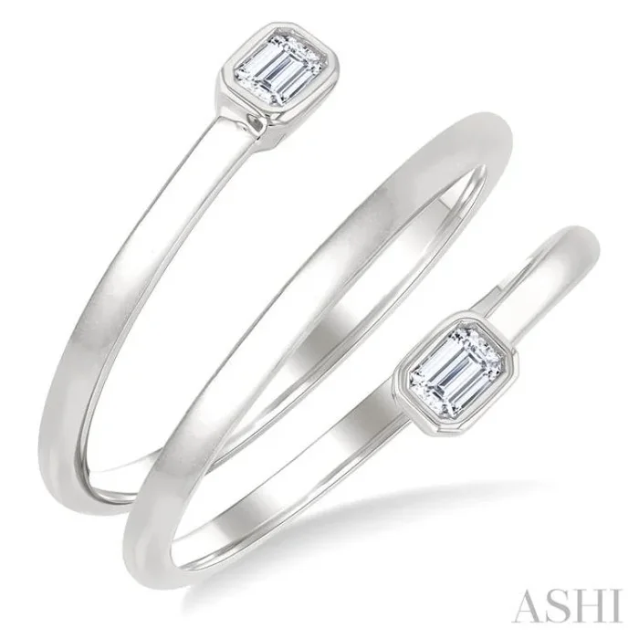 1/5 Ctw Split Double Coil Bezel Set Octagon Cut Diamond Open Fashion Ring in 14K White Gold