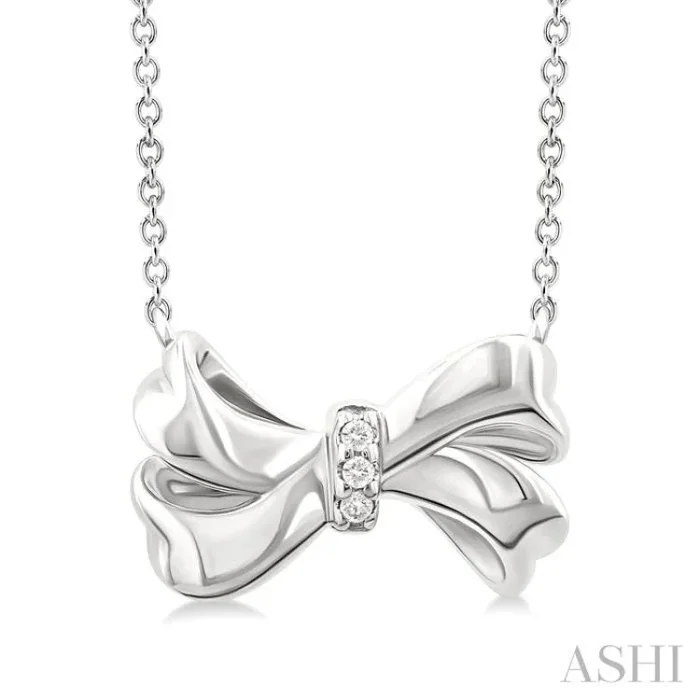 1/50 Ctw Bow Single Cut Diamond Fashion Pendant With Chain in Sterling Silver