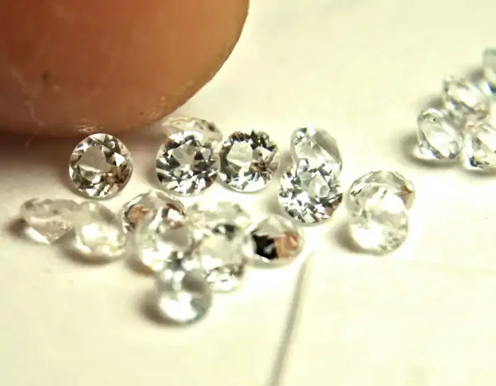 1.52 Tcw. White Zircon Accents – VS – 20pcs. – 2.5mm