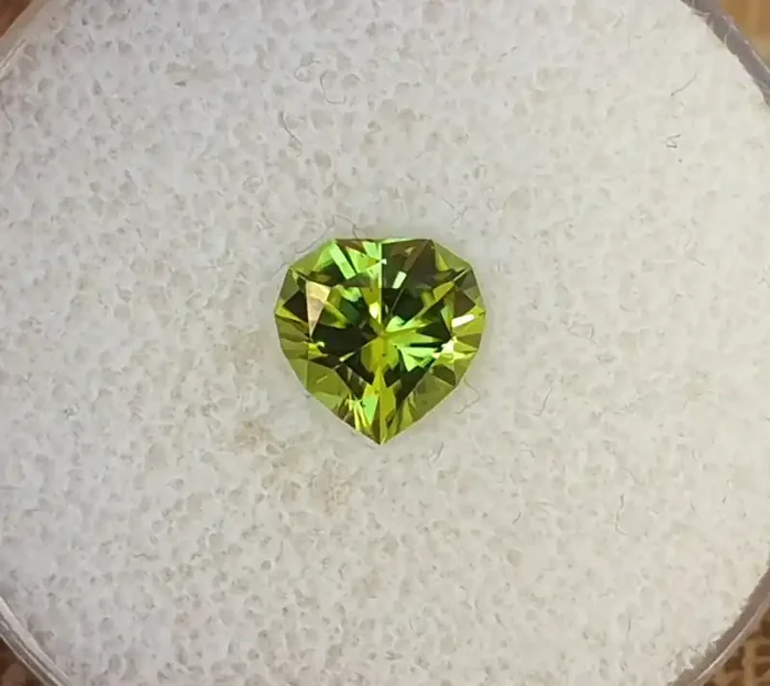 1,65ct Peridot – Master cut!