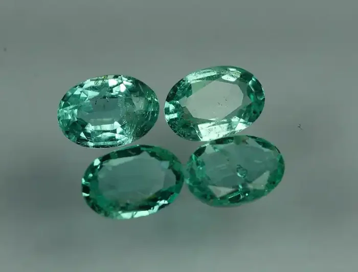 1.805 CRT PARCELS 4 PCS STUNNING GREEN ZAMBIAN EMERALD*