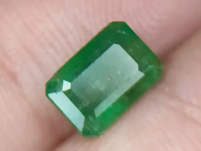 1.83CT NATURAL EMERALD GEMSTONES IGCZM149