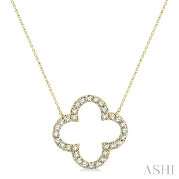1 Ctw Clover Round Cut Diamond Pendant With Chain in 14K Yellow Gold