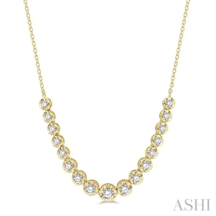 1 Ctw Round Cut Diamond Illusion Necklace in 14K Yellow Gold