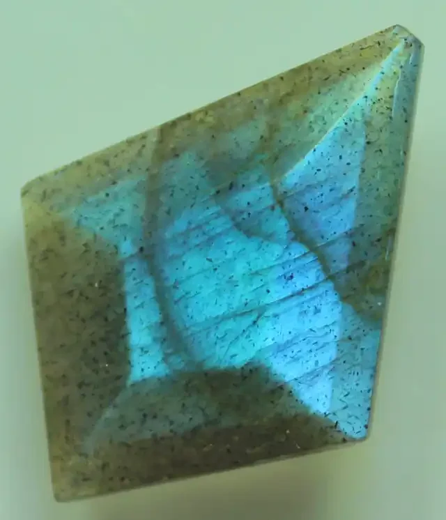 10.30 CTS TOP FACETED LABRADORITE STONE VERY BRIGHT