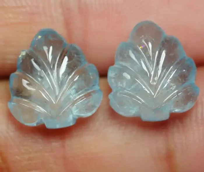 10.710CRT BEAUTY AQUAMARINE LEAF CARVING –