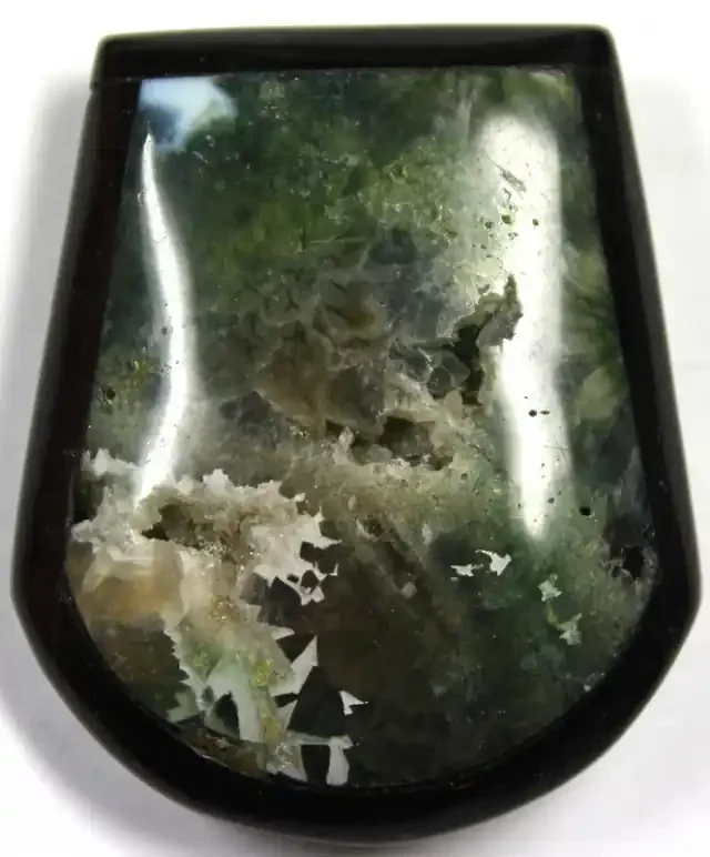 107.85 CTS INTARSIA AGATE DRUZZY DRILLED SIDEWAYS