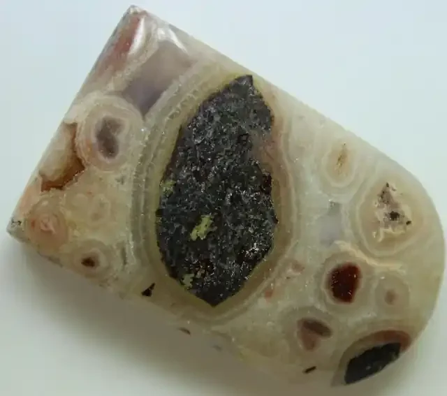 110.60 CTS – FISH EYE AGATE FLOATING ORBS DRILLED BEAD