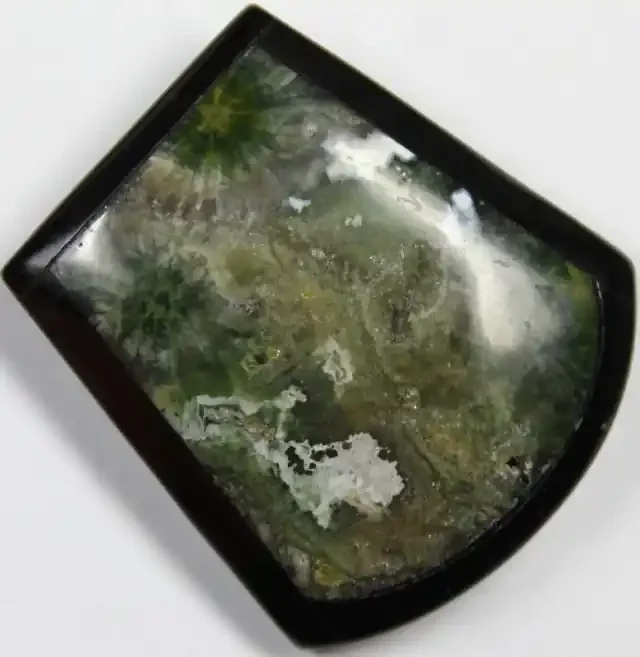 113.40 CTS INTARSIA AGATE DRUZZY DRILLED SIDEWAYS