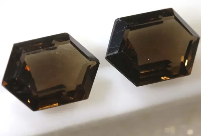 11CTS SMOKY QUARTZ NATURAL STONE PAIR TBG-2720