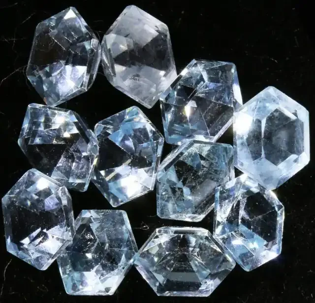 12.35 Cts Blue Brazilain Blue Topaz Gemstone GOGO 1391
