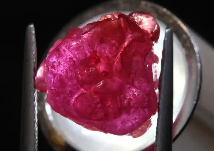 12.45 CTS AFRICAN RUBY ROUGH RG-5420