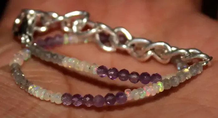 12 Crt Natural Welo Opal Amethyst & Labradorite Beads Bracelet 296
