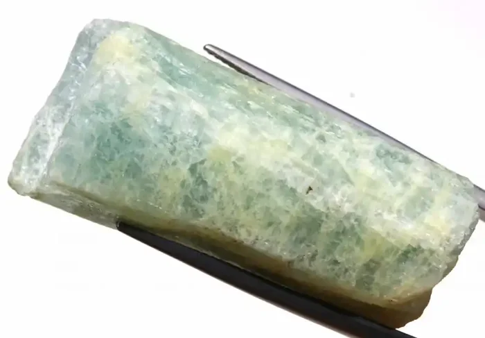 127 CTS AQUAMARINE ROUGH BARREL BRAZIL RG-188