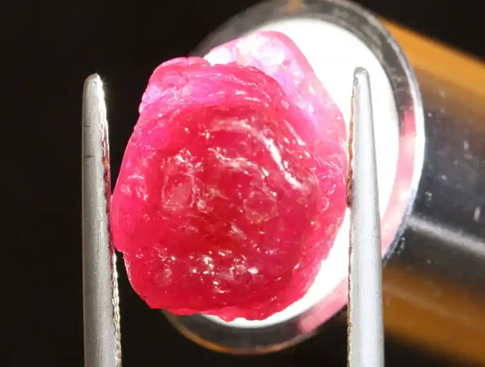 13.70 CTS AFRICAN RUBY ROUGH RG-5386