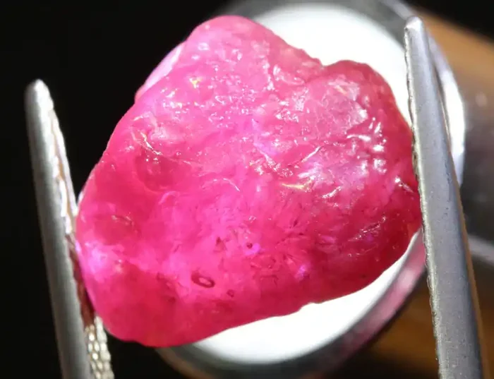 13.85 CTS AFRICAN RUBY ROUGH RG-5396