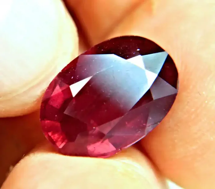 14.87 Carat Fiery Pigeon Blood Ruby – Gorgeous