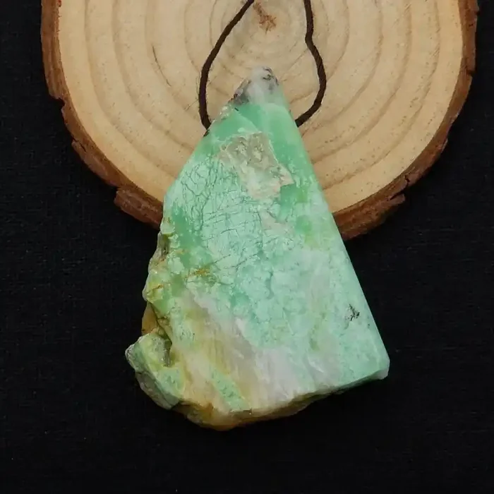148cts Rare Emerald Gemstone ,Emerald Specimen ,Green Emerald D501