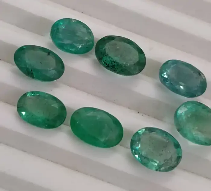 17.00ts Emerald Lot, 100% Natural Gemstones