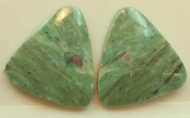 17.50 CTS VARISCITE PAIR OF STONES FROM AUSTRALIA
