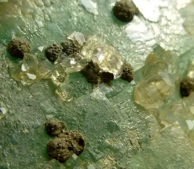 176 CTS FLUROITE SPECIMEN WITH PYRITE,CRYSTAL MS 110