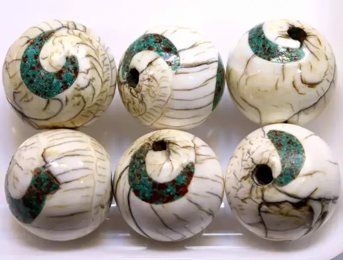 181CTS SHELL BEADS DRILLED (3 PAIR) ADG-422