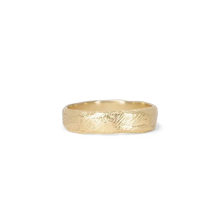 18K Carved Wedding Band 5mm