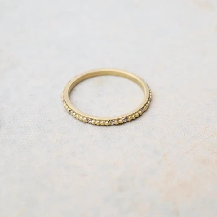 18k Tiny Raised Dot Band with Sprinkle Diamonds