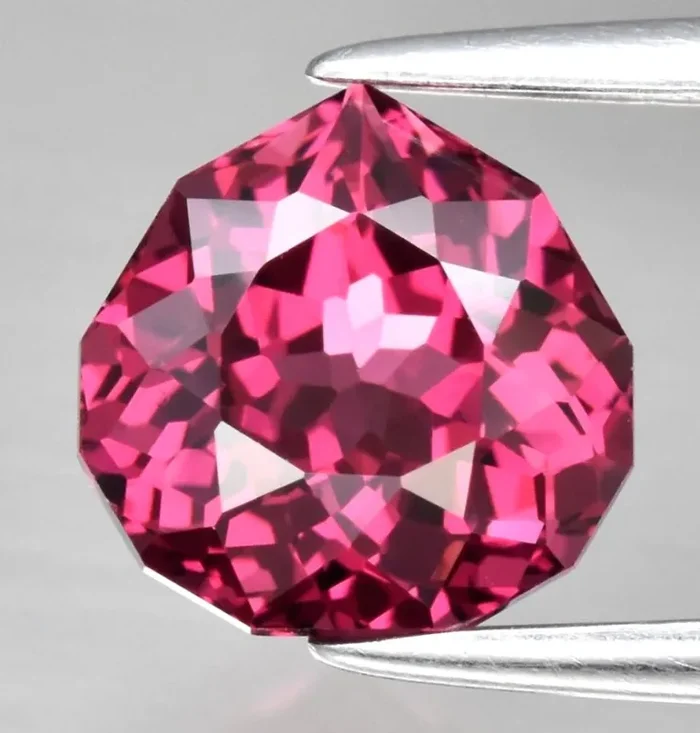 2.05 ct Top Quality Natural Purplish Pink Rhodolite Garnet, Mozambique