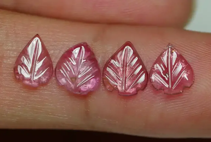 2.245 CRT CARVING LEAF TOURMALIN PARCELS-