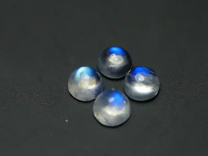 2.265 CRT 4 PCS PARCEL TOP QUALITY MOON STONE FLASHING COLOR