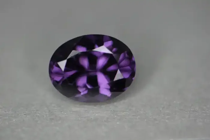 2.33 cts certified Sri Lankan spinel.