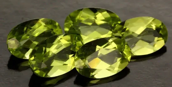 2.44 CTS PARCEL OF 5 PERIDOT GEMS (SB216)