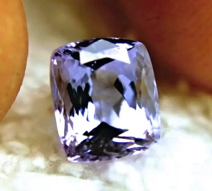 2.93 Carat Kashmir Blue IF/VVS1 Tanzanite – Superb
